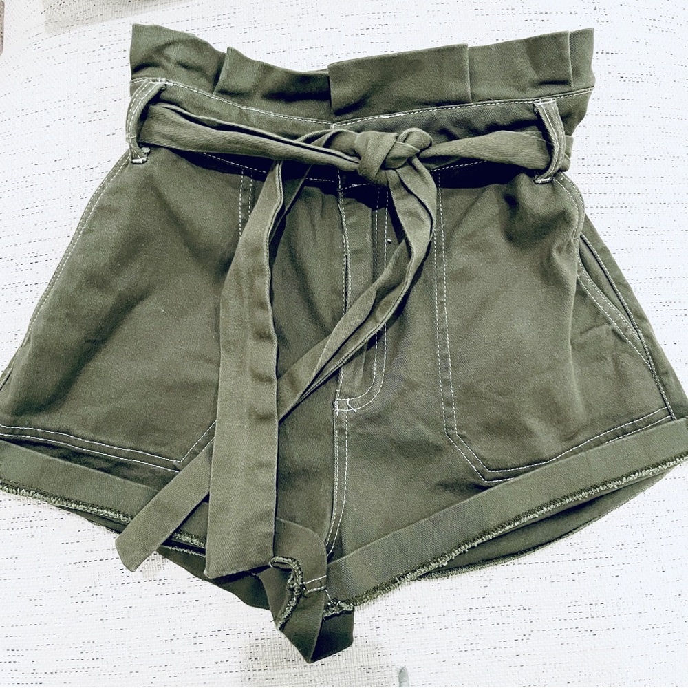 Kendal and Kylie High Waisted Army Green cargo shorts